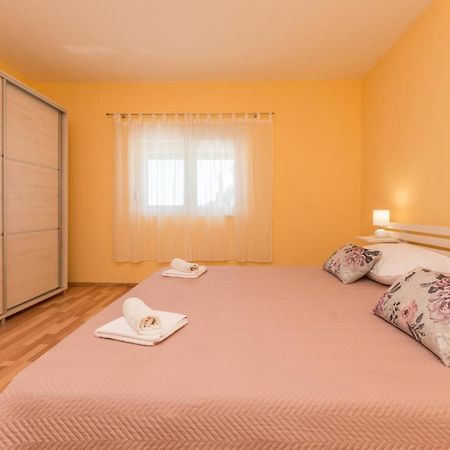 Poolincluded - Holiday Home Maslina Lisane Ostrovicke ภายนอก รูปภาพ