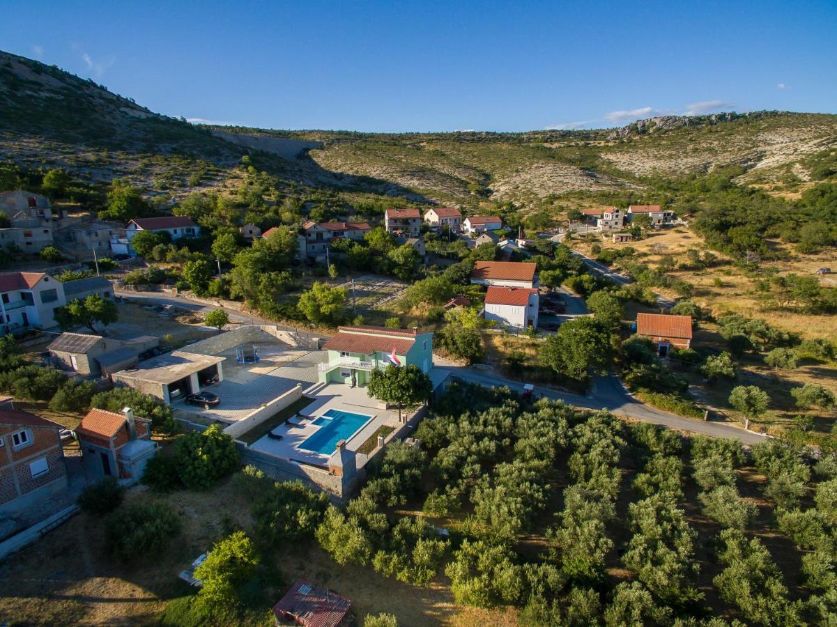 Poolincluded - Holiday Home Maslina Lisane Ostrovicke ภายนอก รูปภาพ