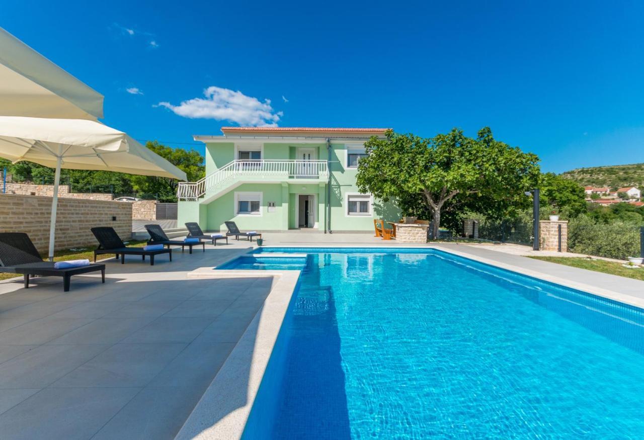 Poolincluded - Holiday Home Maslina Lisane Ostrovicke ภายนอก รูปภาพ