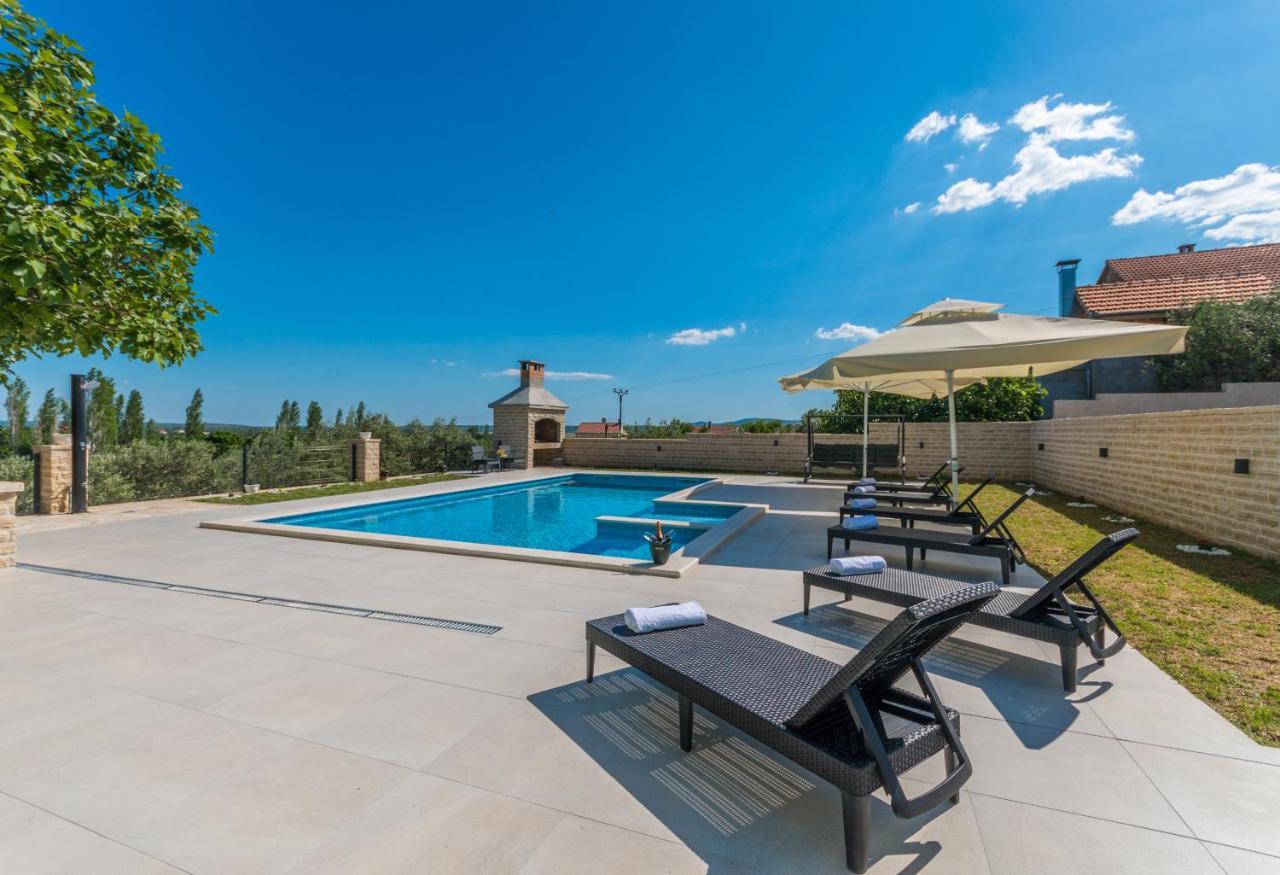 Poolincluded - Holiday Home Maslina Lisane Ostrovicke ภายนอก รูปภาพ